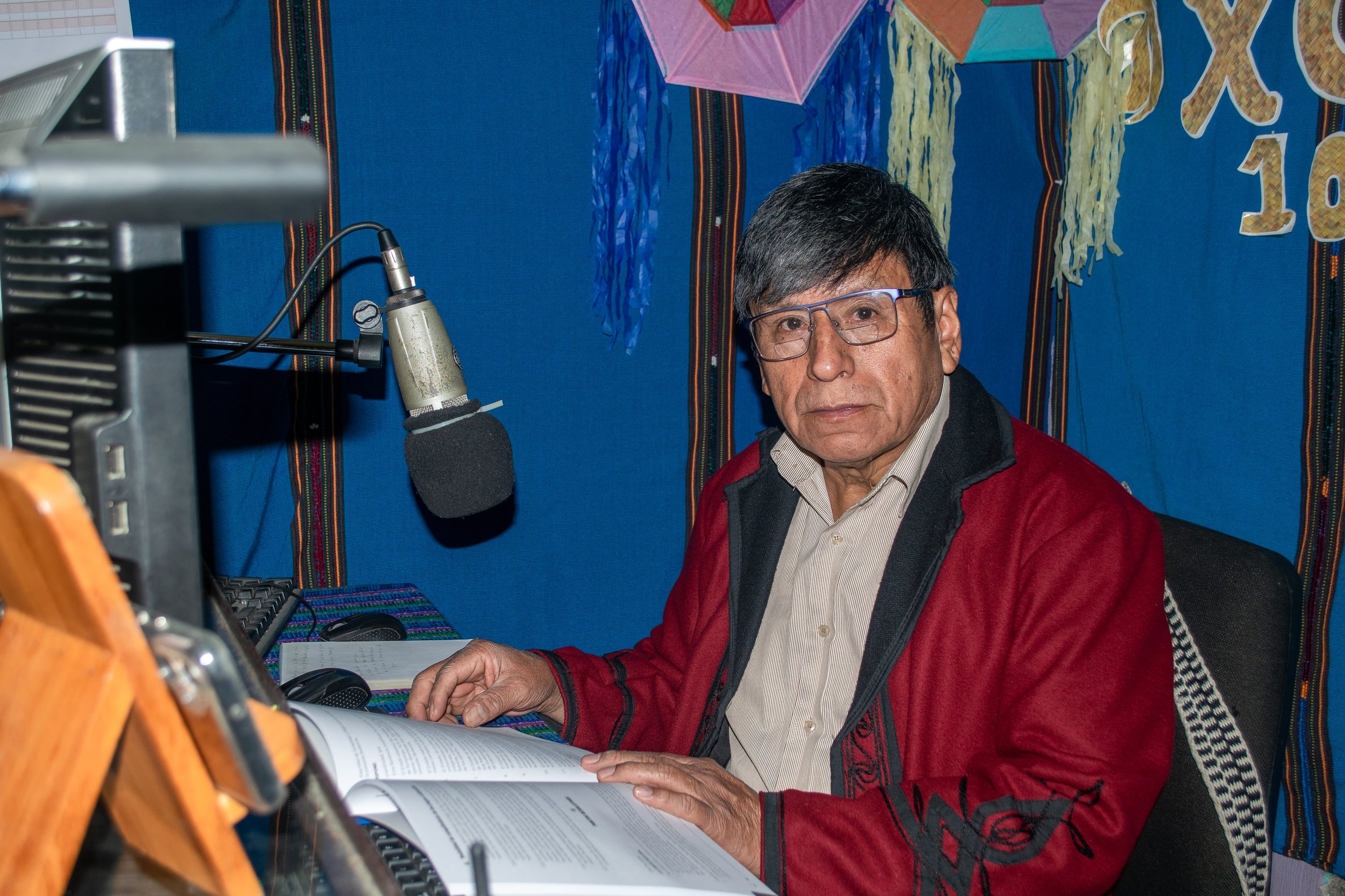  Desde el 2009, los radialistas comunitarios como Anselmo Xunic buscan que el Estado reconozca a las emisoras comunitarias. Foto de Joel Solano 